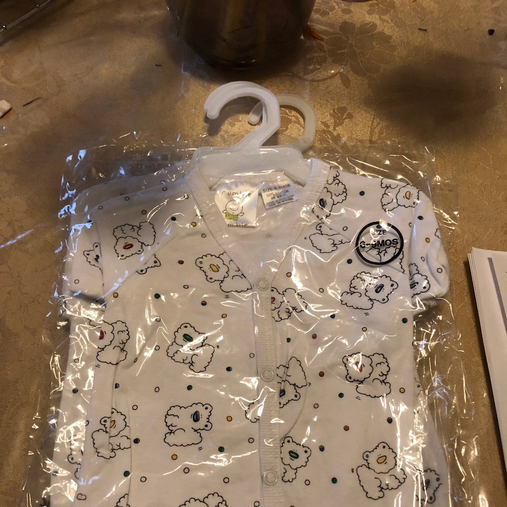 Baby onies size 3 - 6 months White Bears by Rumble